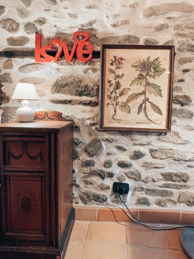 Talking Stones Bed and Breakfast Dolceacqua Eksteriør billede