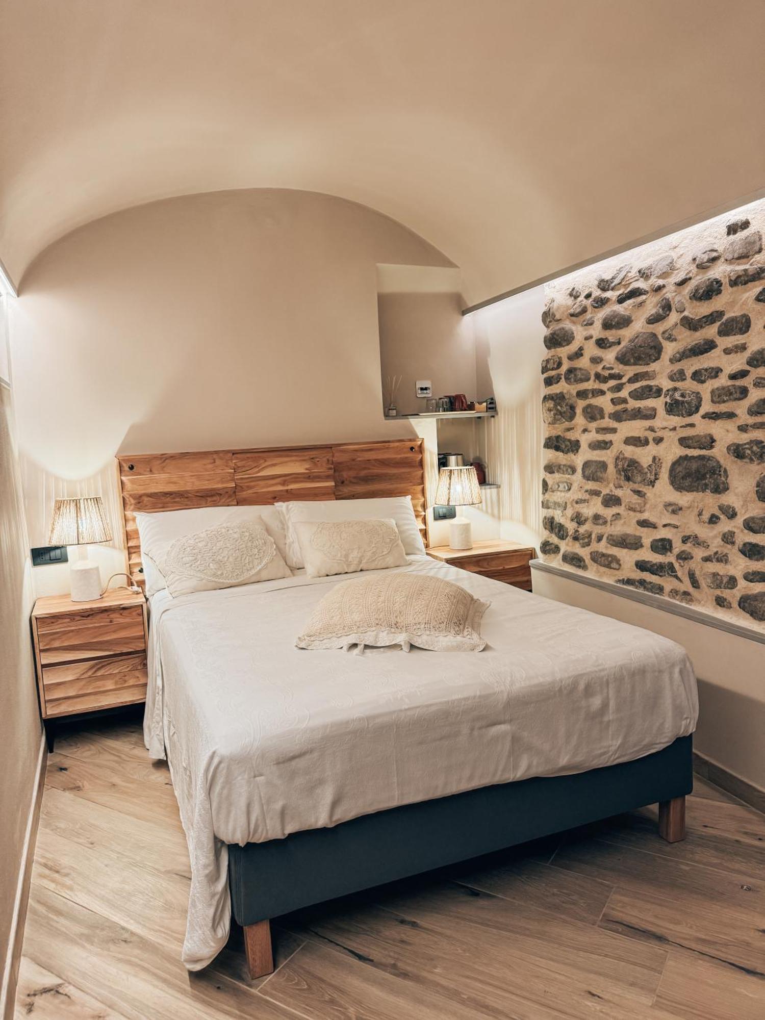 Talking Stones Bed and Breakfast Dolceacqua Eksteriør billede